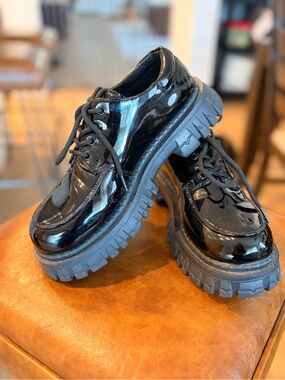 Patent Chunky Lace-Up Platform Oxford Shoes - Black Size 39